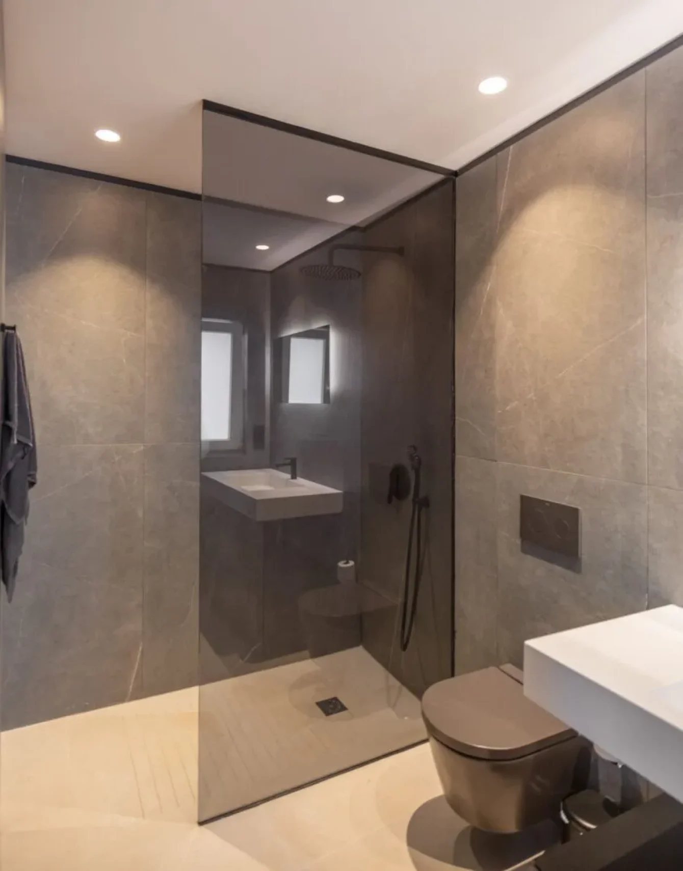 8b8deccfbde6c491cd815a92b16e06930591d22f_11zon